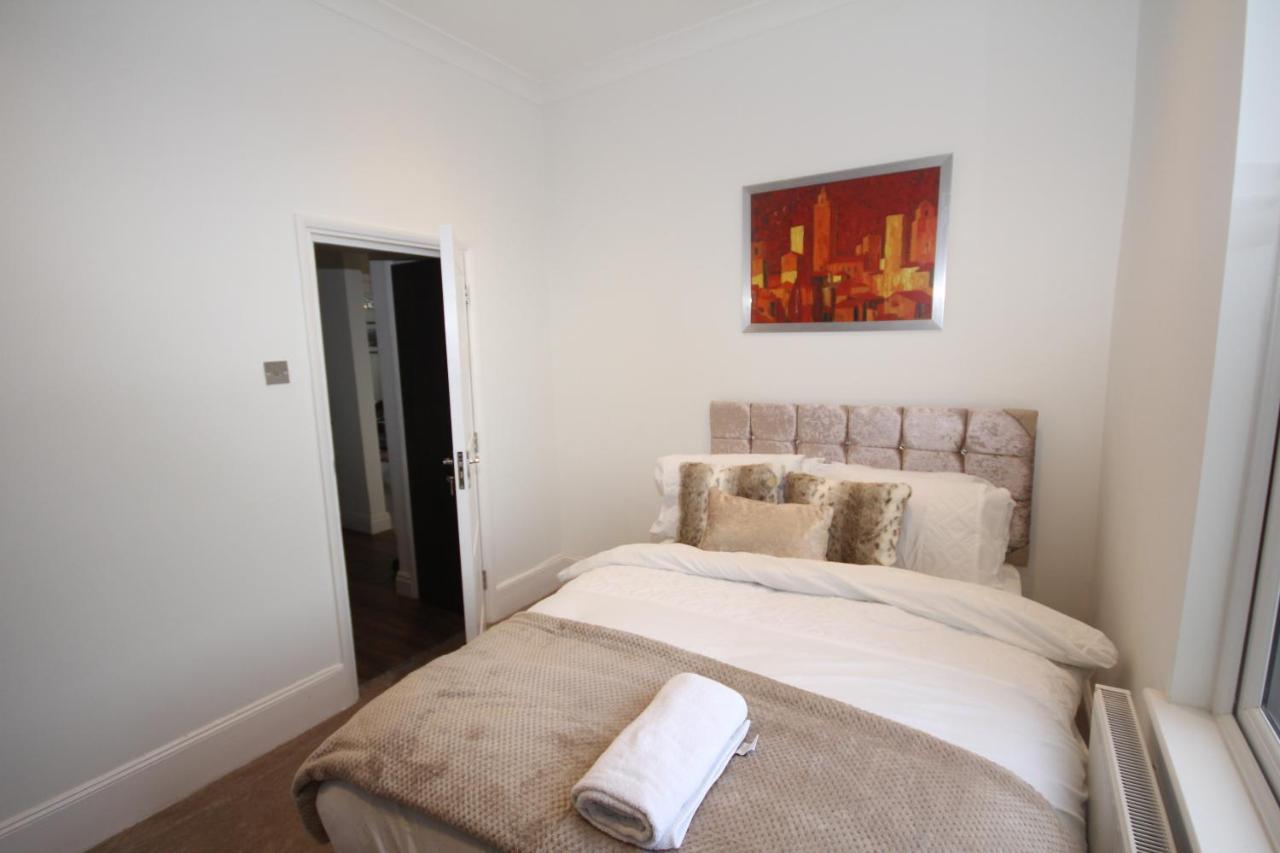 Great West Road Apartments Flat C Londra Esterno foto