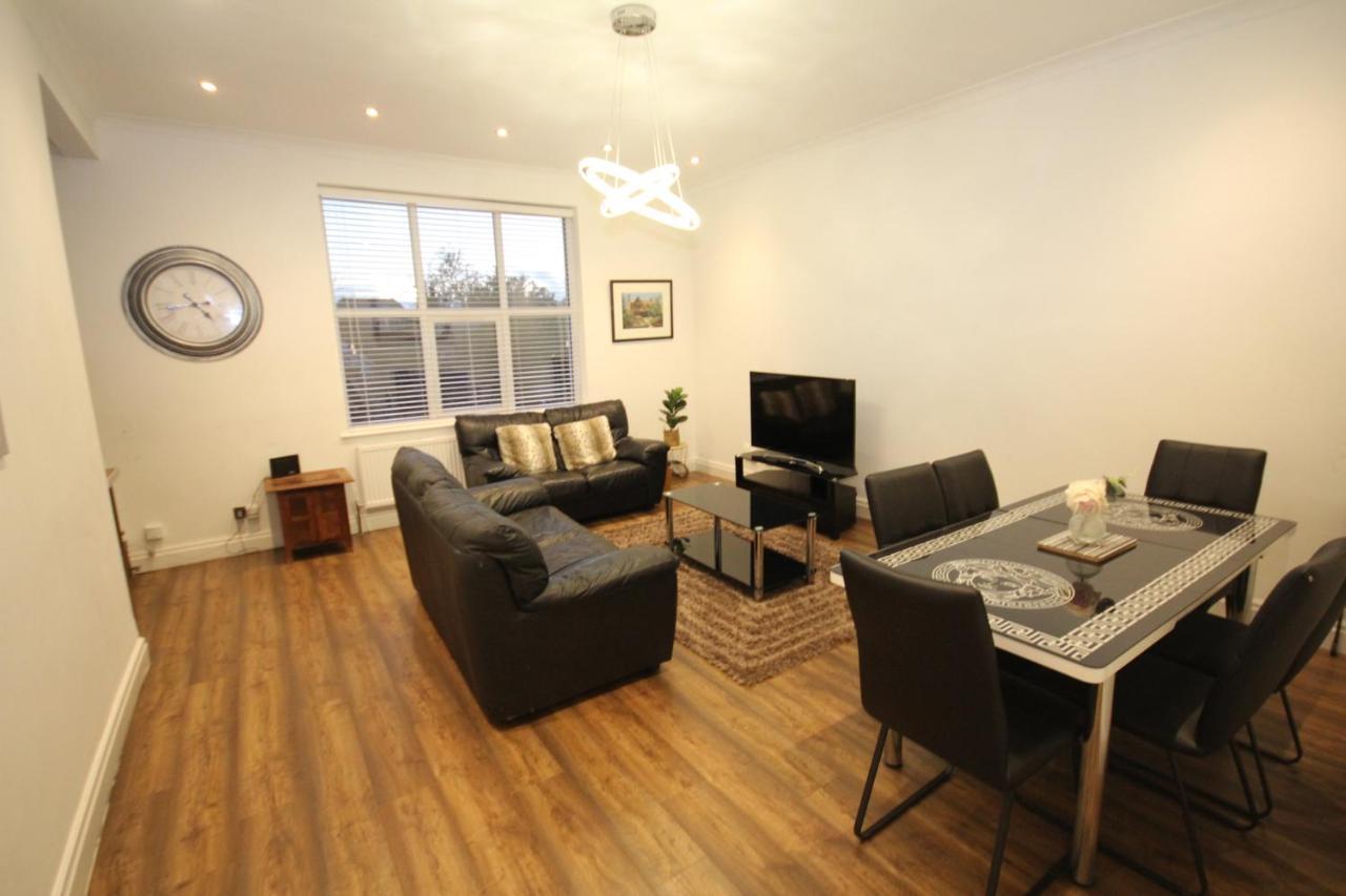 Great West Road Apartments Flat C Londra Esterno foto