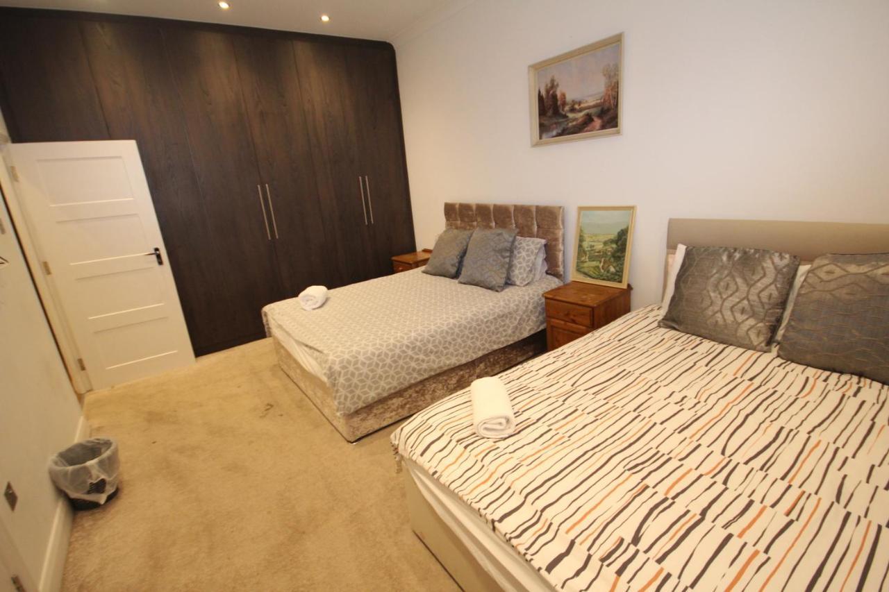 Great West Road Apartments Flat C Londra Esterno foto